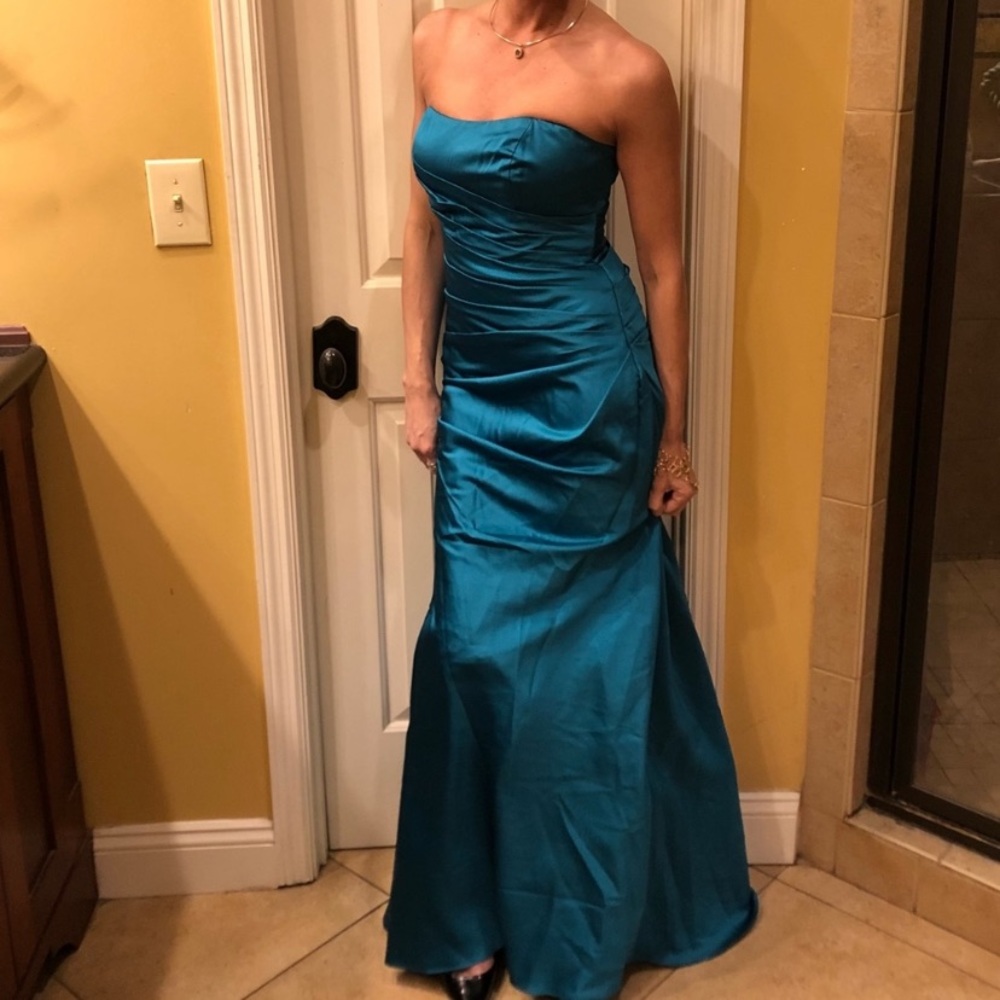David’s Bridal NWT strapless maxi dress Size 2